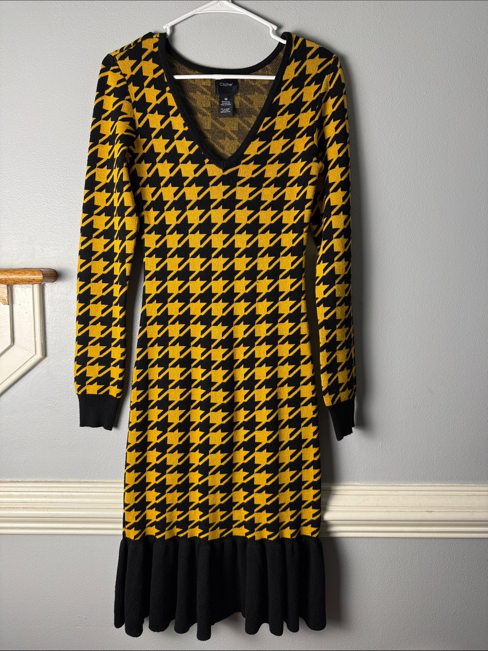 Cliche Yellow & Black Houndstooth V-Neck Long Sleeve Dress